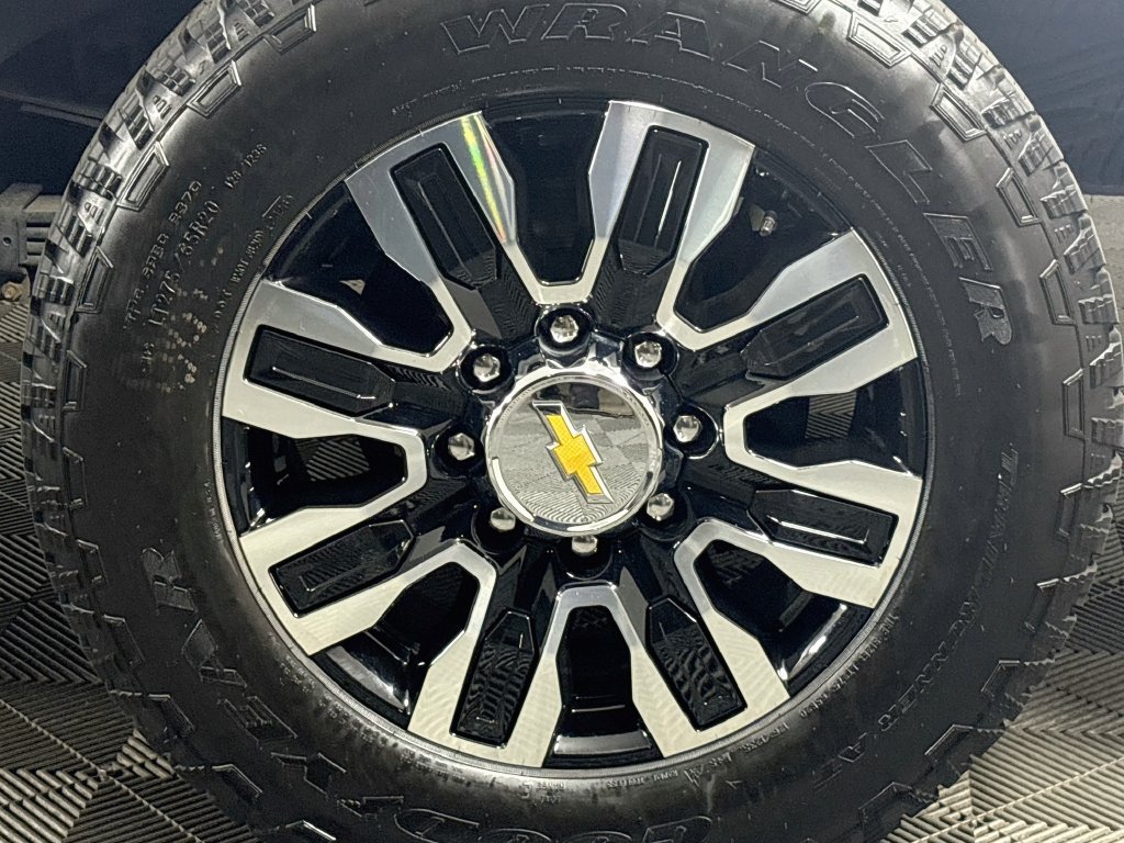 Certified 2024 Chevrolet Silverado 3500 High Country w/ Technology Package AWD/4WD image 36