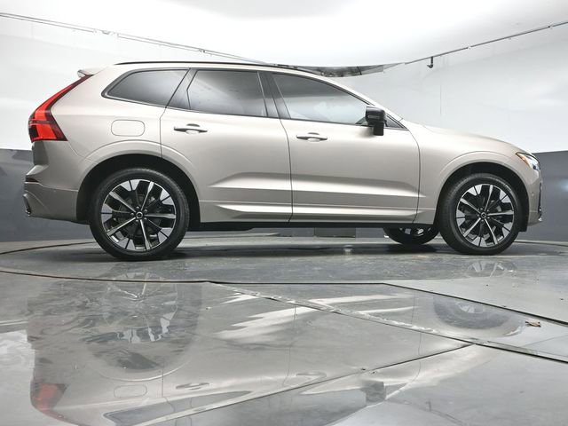 Used 2026 Volvo XC60 B5 Plus w/ Protection Package Premier image 40