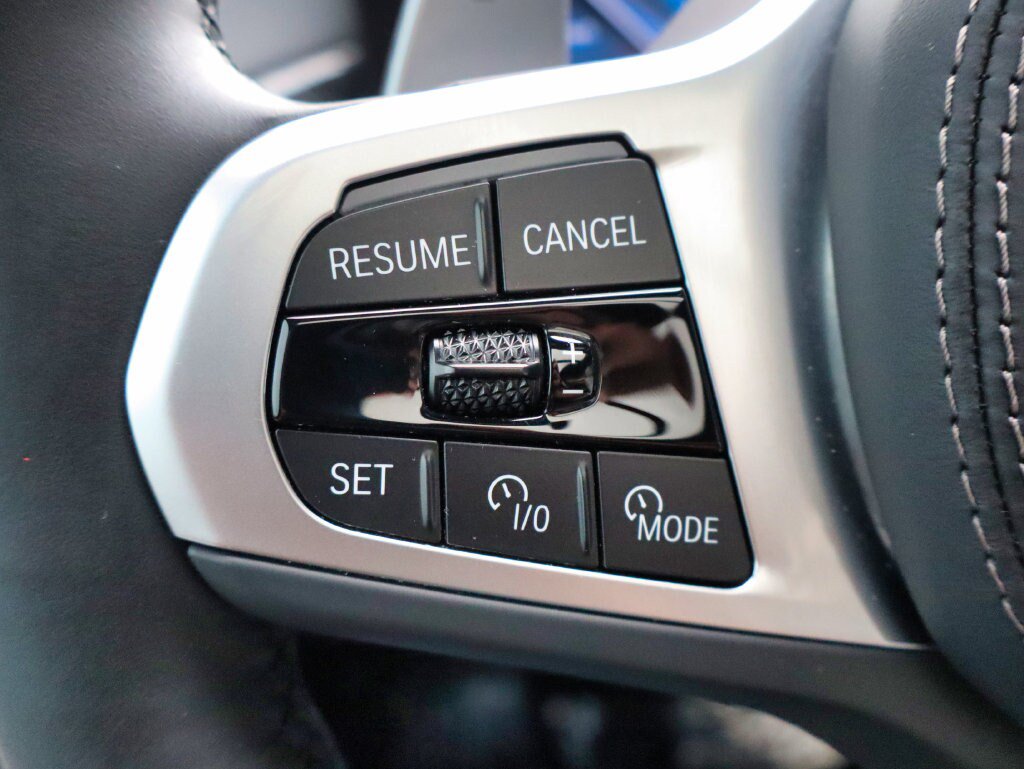 Used 2025 BMW X7 xDrive40i w/ M Sport Package AWD/4WD image 29