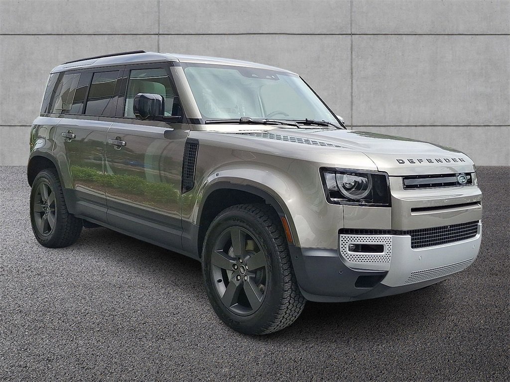 New 2025 Land Rover Defender 110 S image 2