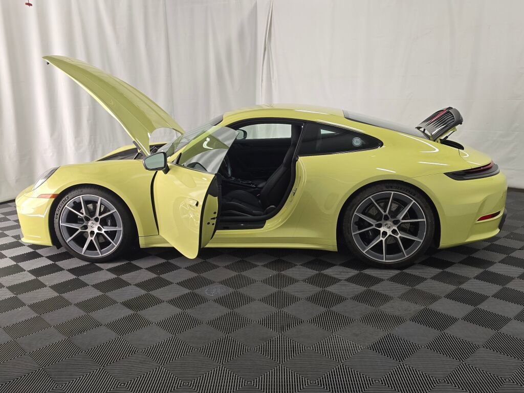 Certified 2025 Porsche 911 Carrera T RWD image 13