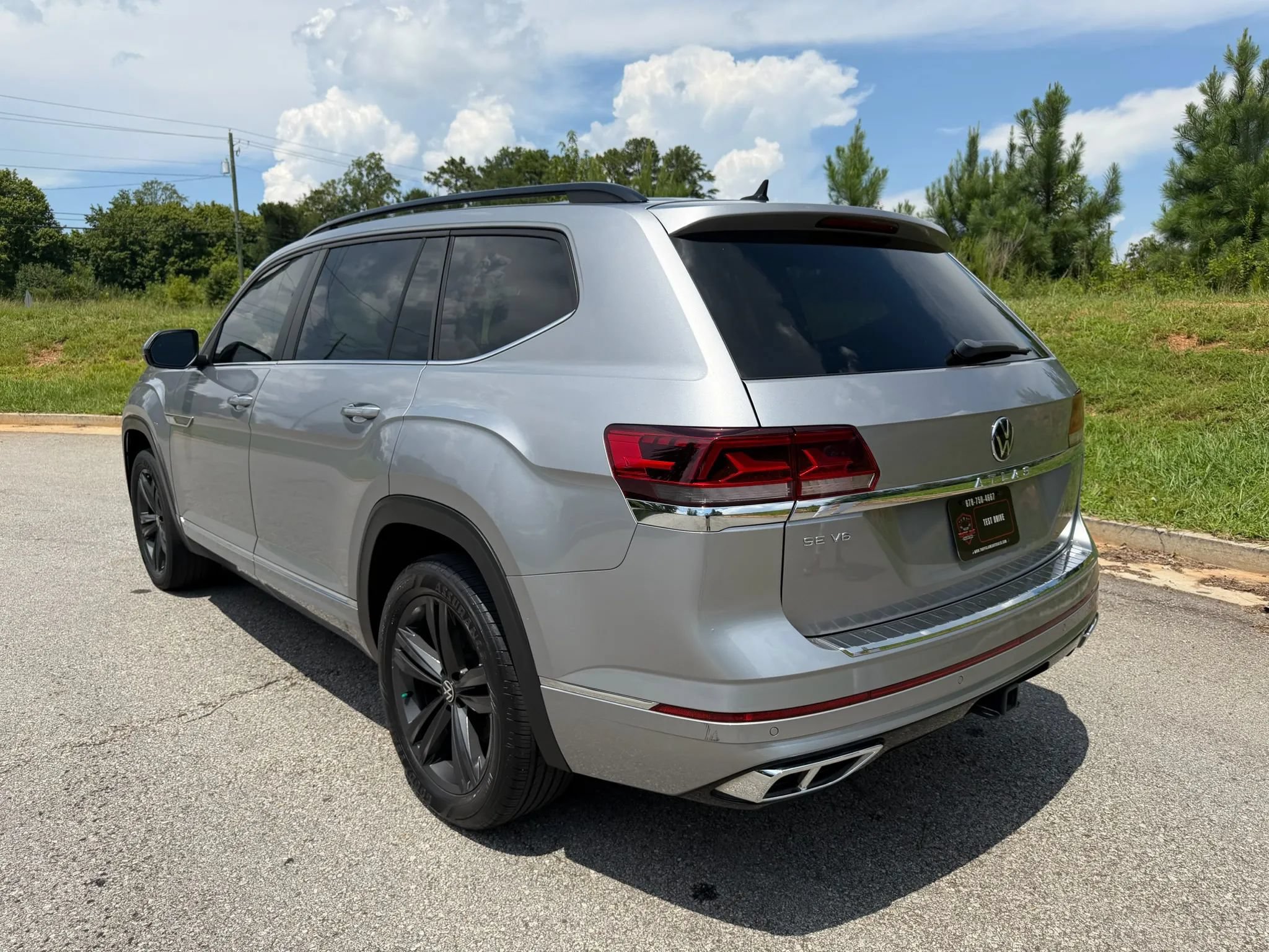 Used 2021 Volkswagen Atlas SE w/ Panoramic Sunroof Package FWD image 5