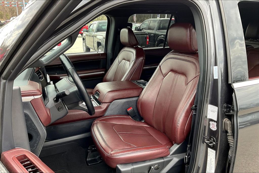 Used 2024 Ford Expedition Limited image 27