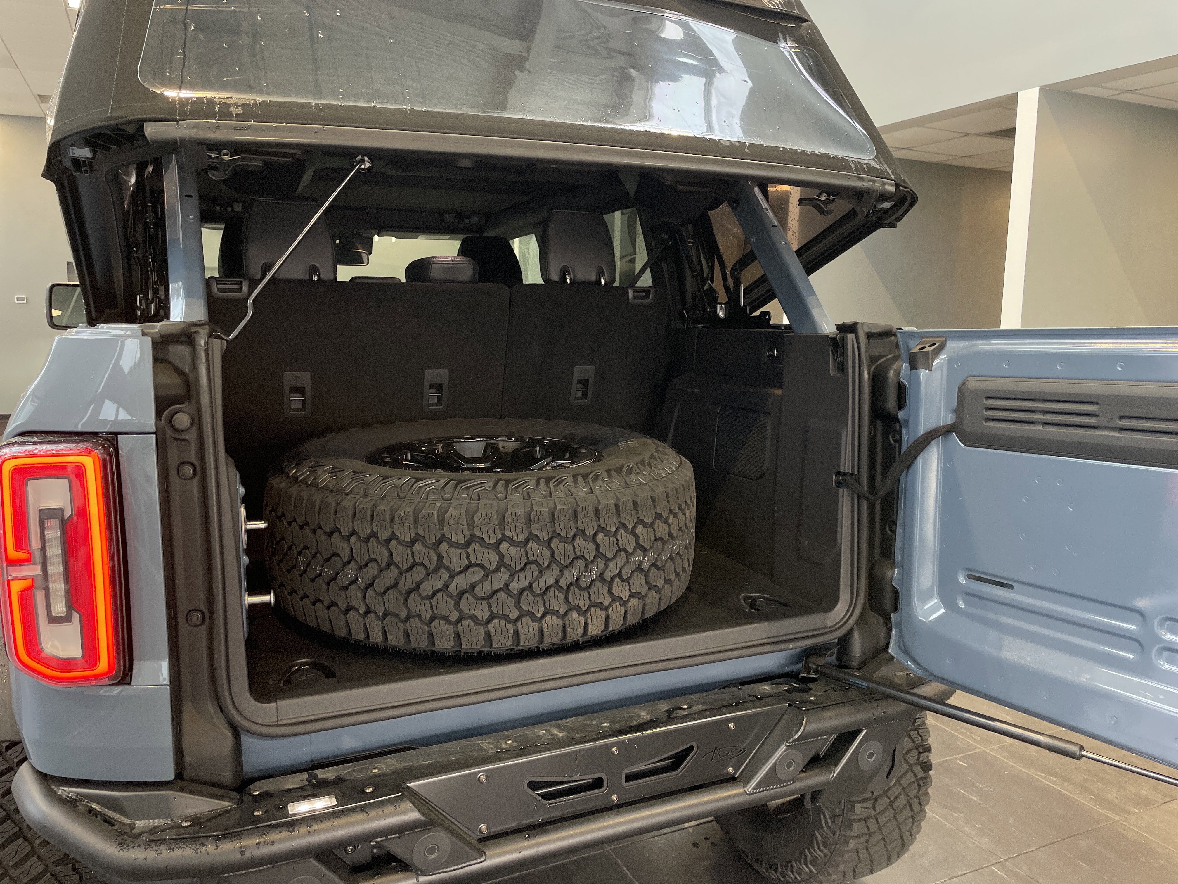 Used 2023 Ford Bronco Wildtrak image 38