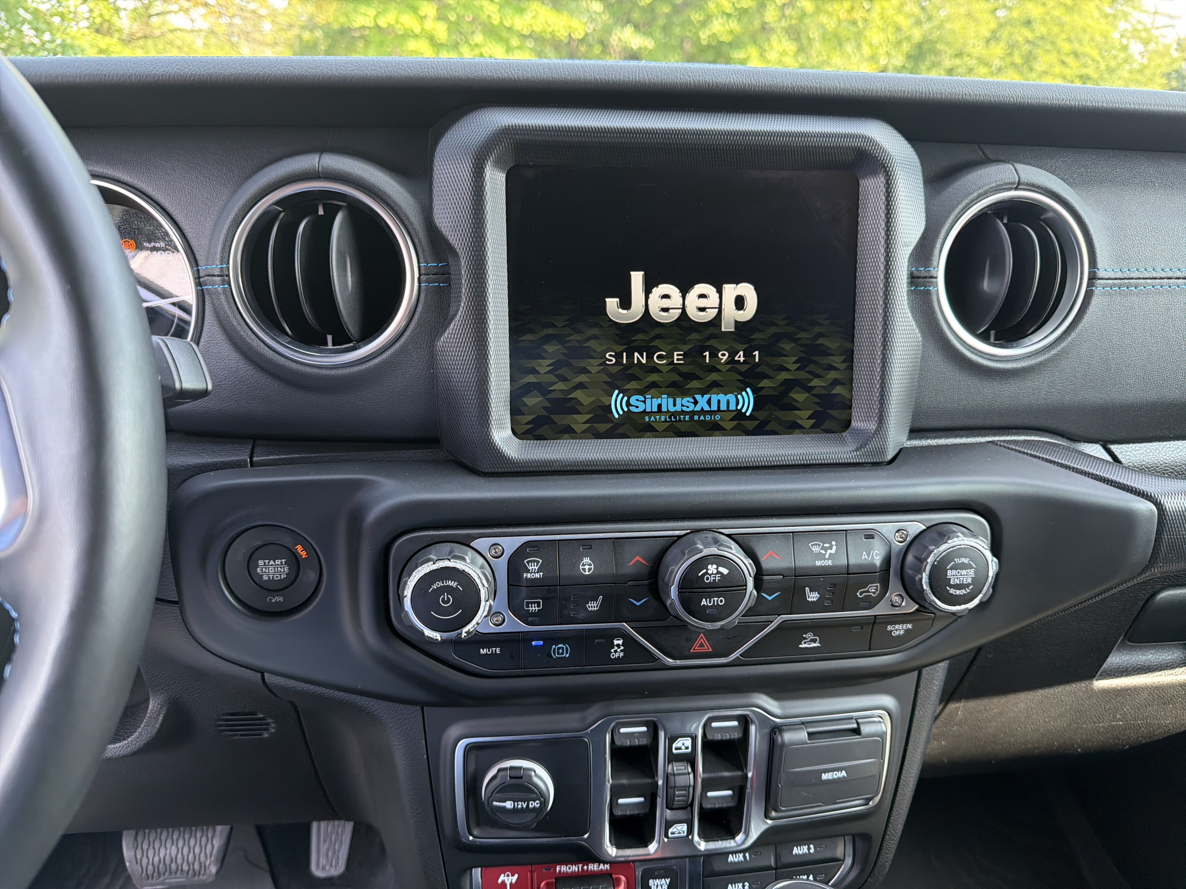 Certified 2023 Jeep Wrangler Unlimited Rubicon 4xe w/ Steel Bumper Group AWD/4WD image 17