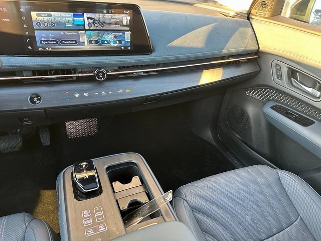 Used 2024 Nissan Ariya AWD image 20