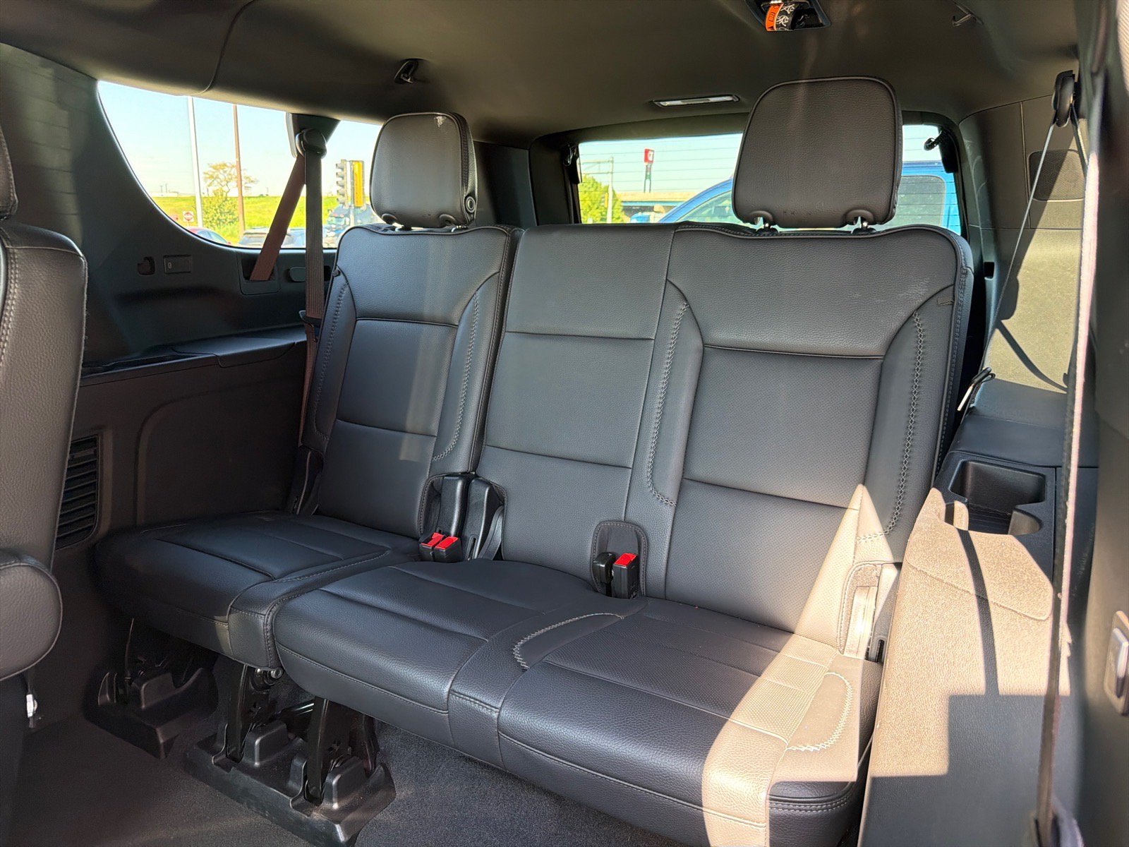 Used 2025 GMC Yukon XL Denali AWD/4WD image 21