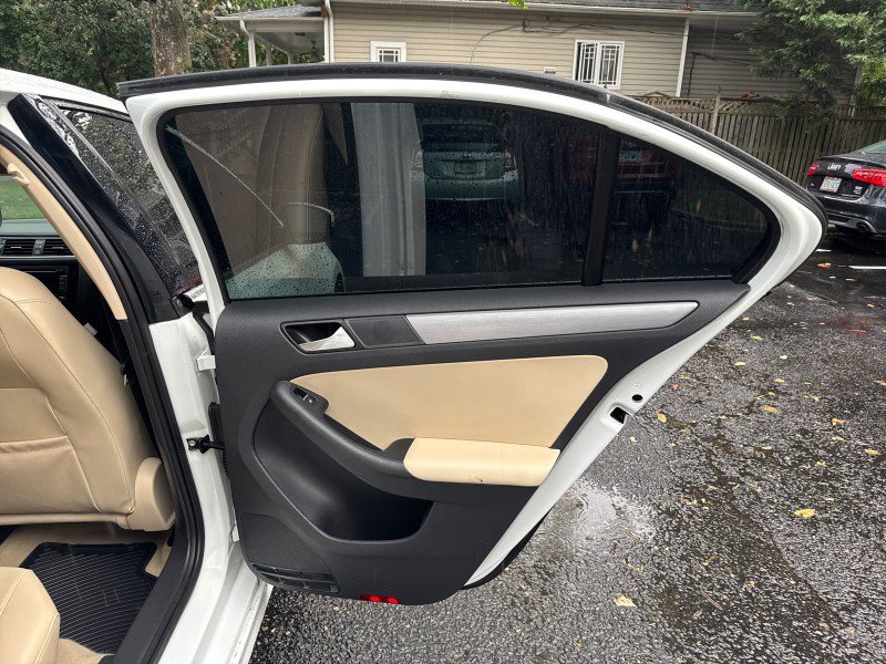 Used 2015 Volkswagen Jetta TDI SE FWD image 14