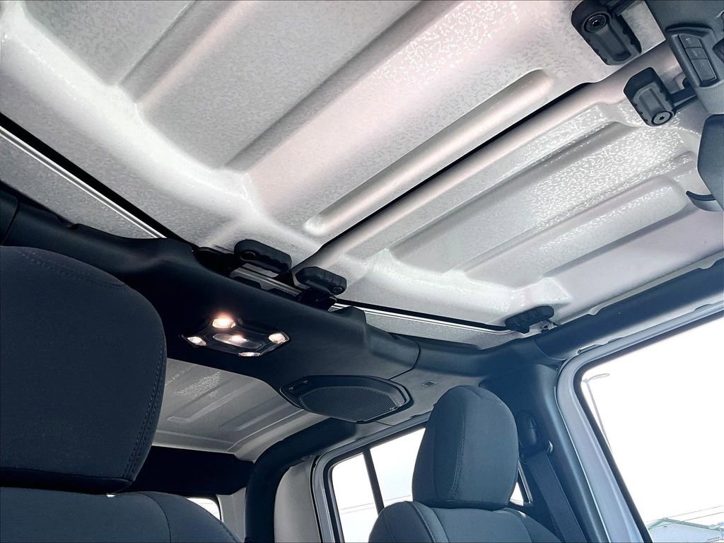 Used 2023 Jeep Gladiator Rubicon w/ Cold Weather Group image 22