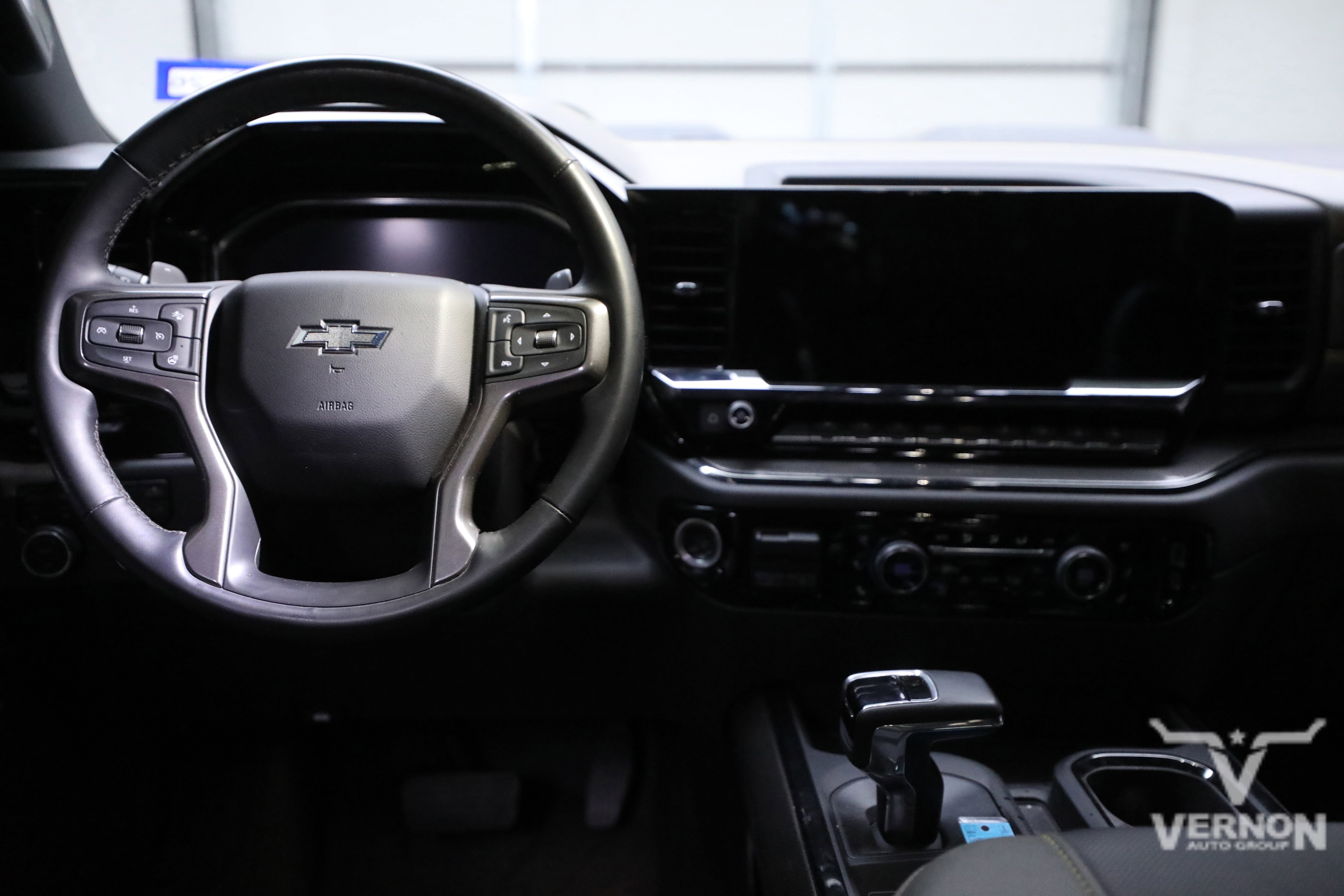 Used 2024 Chevrolet Silverado 1500 ZR2 w/ Technology Package image 9