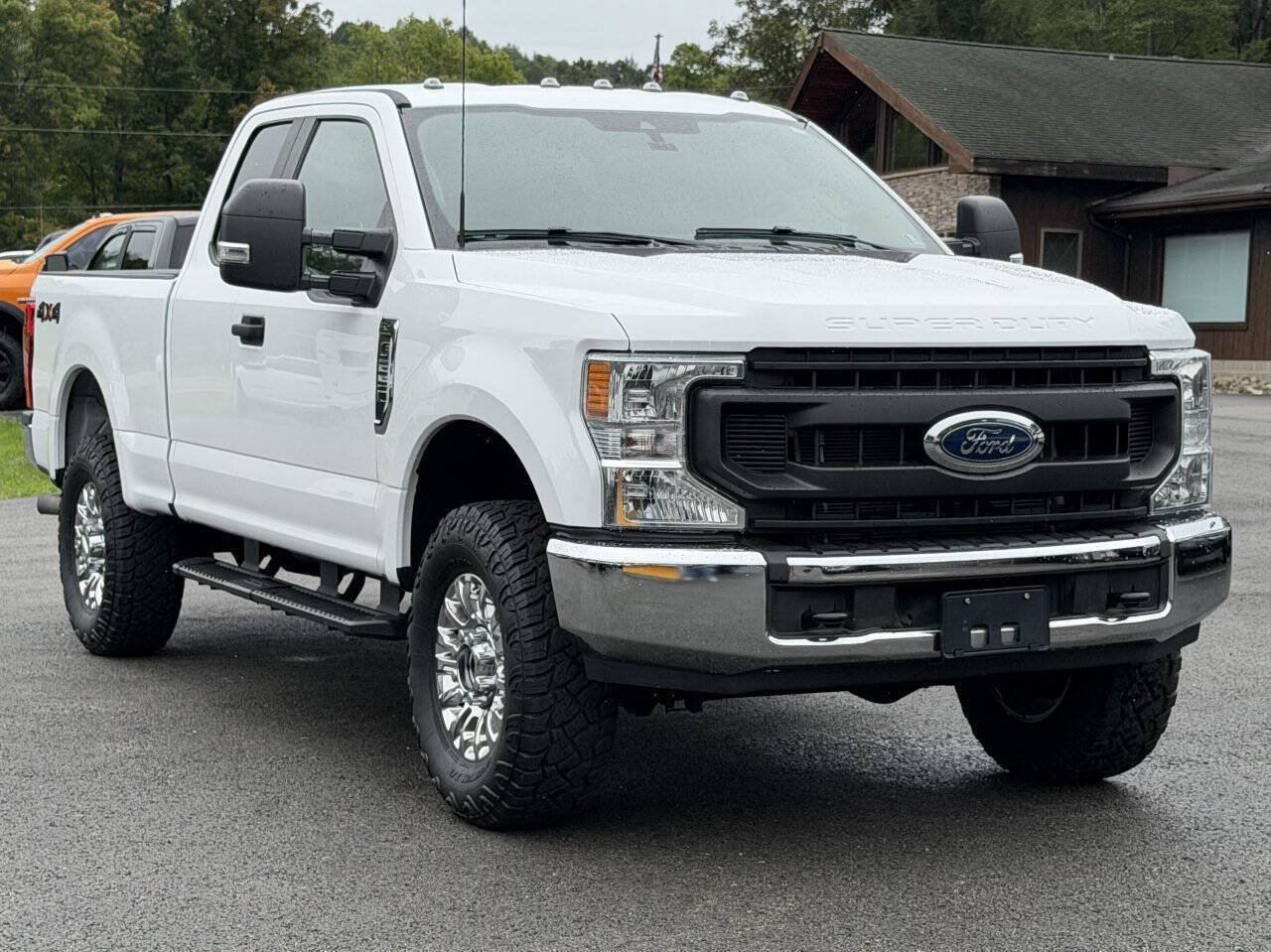 Used 2022 Ford F250 XL w/ Power Equipment Group AWD/4WD image 1