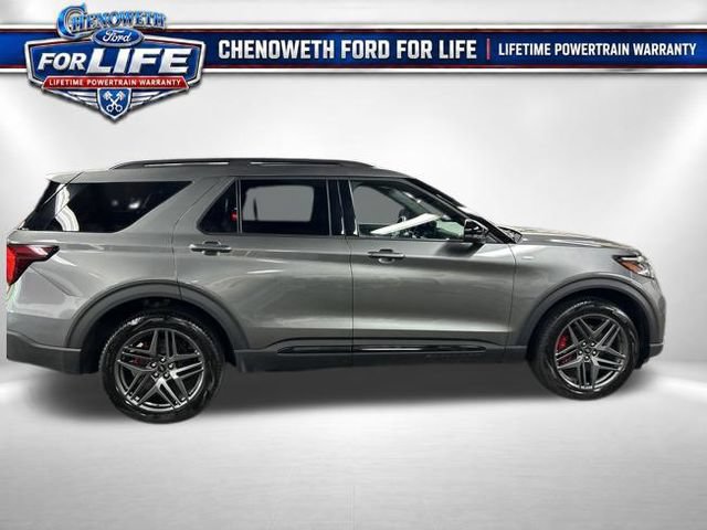 Used 2025 Ford Explorer ST-Line w/ ST-Line Street Pack AWD/4WD image 6