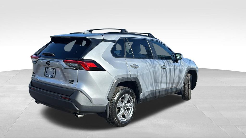 Used 2022 Toyota RAV4 XLE w/ Convenience Package AWD/4WD image 7
