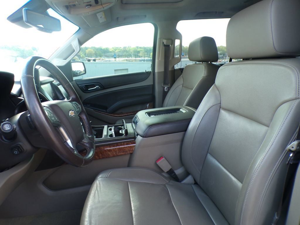 Used 2017 Chevrolet Suburban Premier AWD/4WD image 13