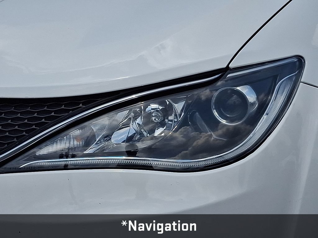 Used 2020 Chrysler Pacifica Touring-L Plus FWD image 10
