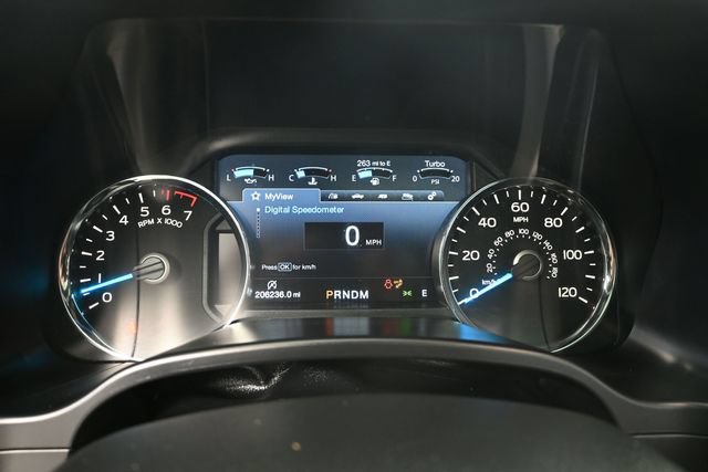 Used 2017 Ford F150 Platinum w/ Equipment Group 701A Luxury AWD/4WD image 23