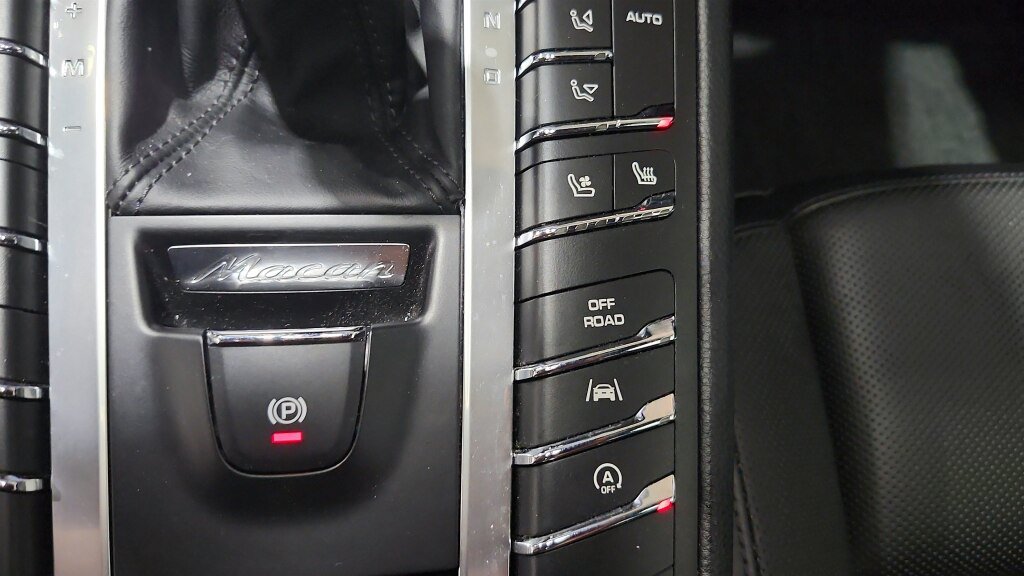 Used 2017 Porsche Macan S AWD/4WD image 34