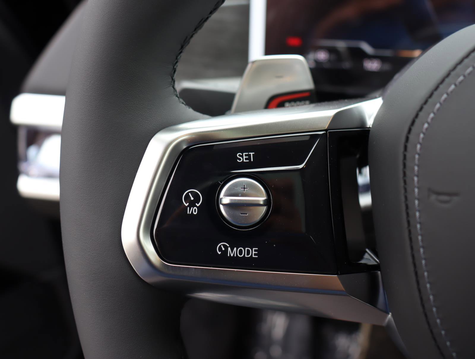 New 2026 BMW 750e xDrive w/ Premium Package image 21