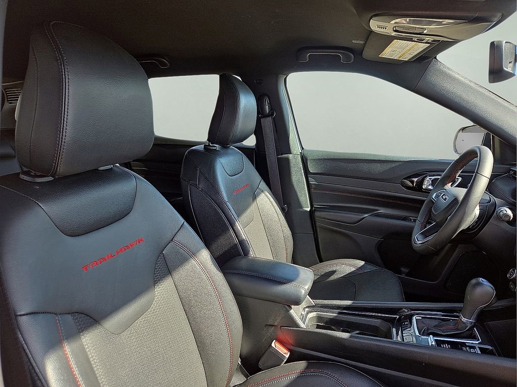 Used 2024 Jeep Compass Trailhawk image 13