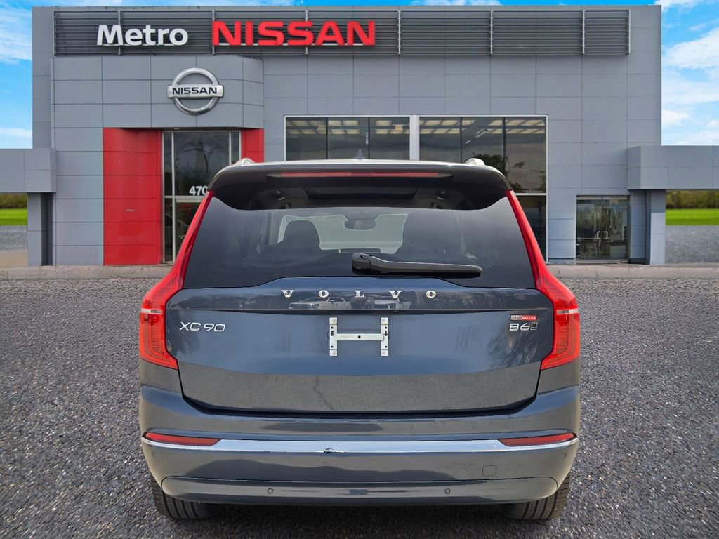 Used 2023 Volvo XC90 B6 Plus image 5