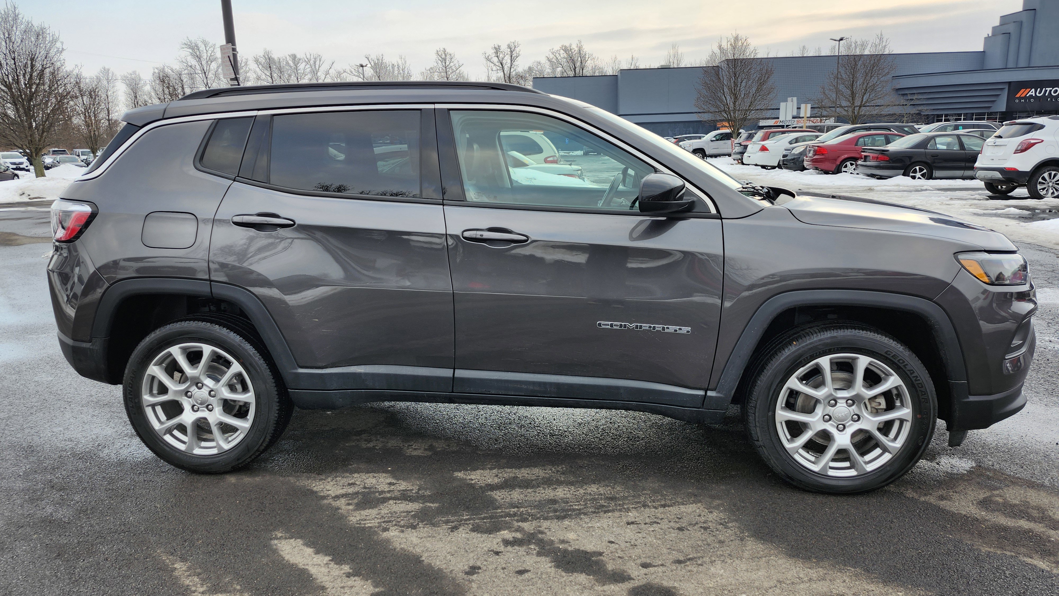 Used 2022 Jeep Compass Latitude image 19