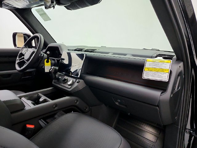 New 2026 Land Rover Defender 110 OCTA AWD/4WD image 17