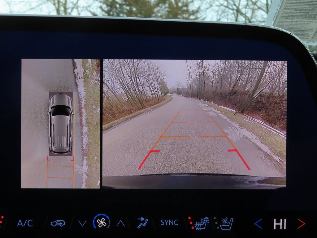 Certified 2024 Chevrolet Traverse RS image 6