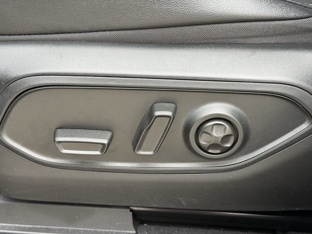 Used 2023 Jeep Grand Cherokee Altitude AWD/4WD image 25