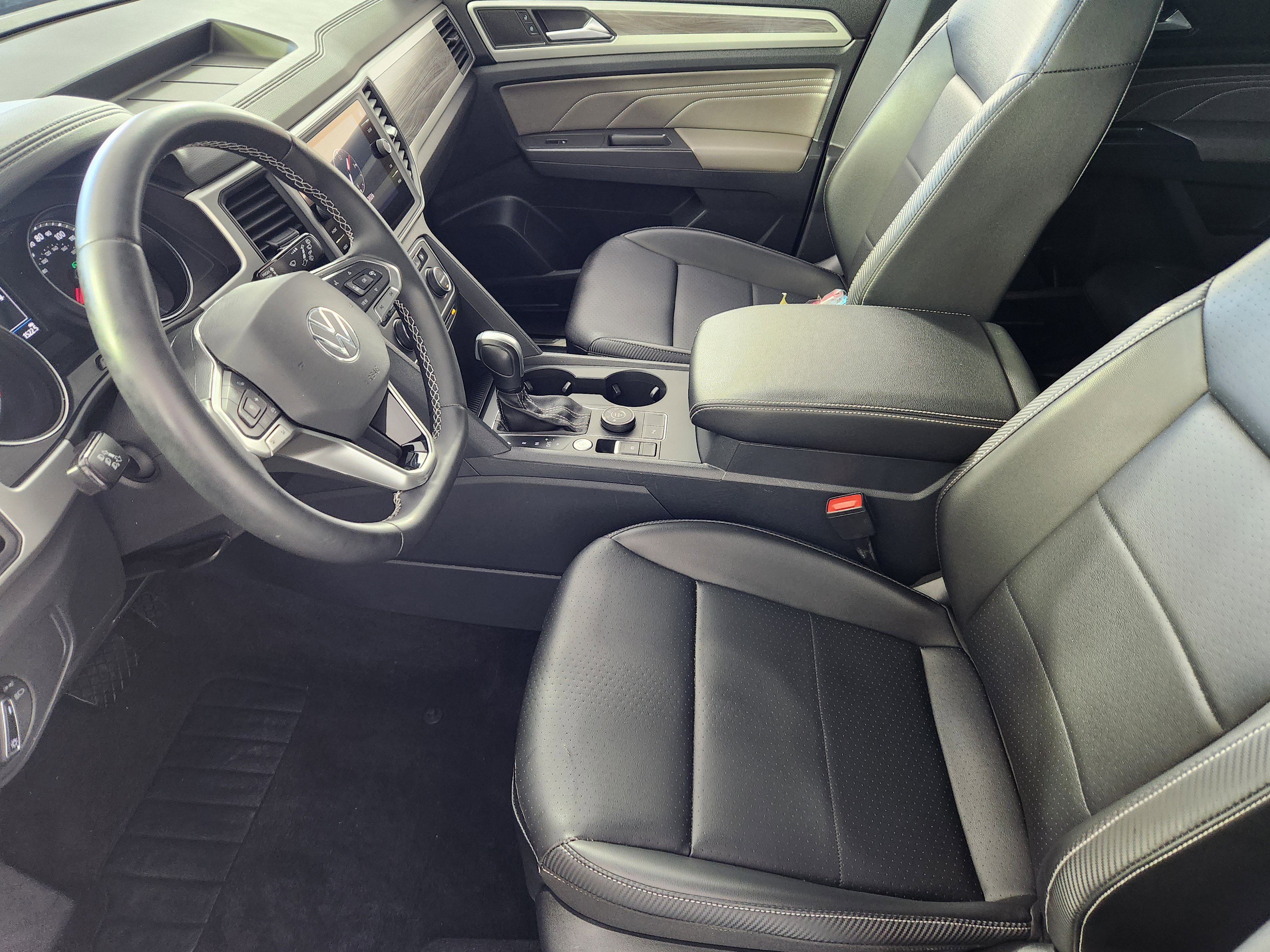 Used 2021 Volkswagen Atlas Cross Sport SE image 11