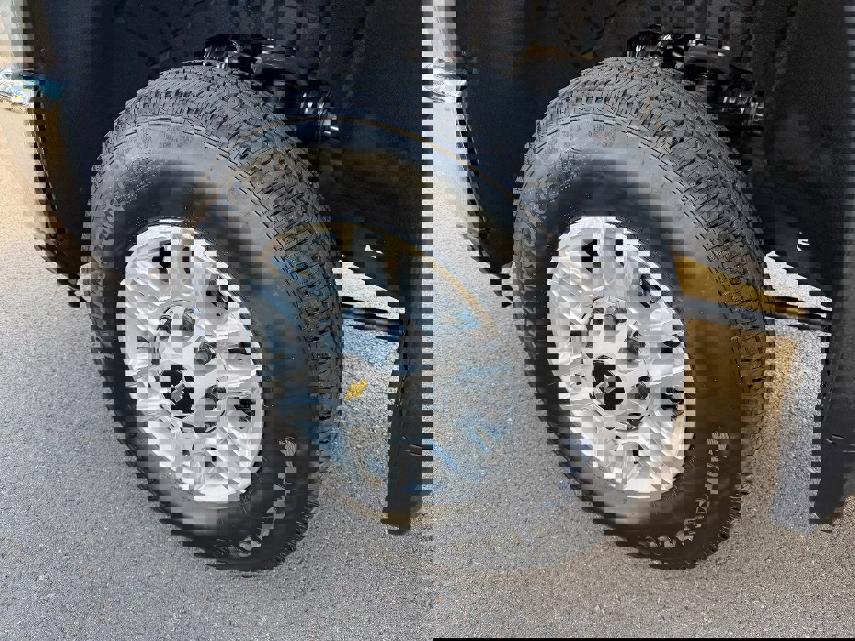 Used 2025 Chevrolet Silverado 2500 LT w/ Convenience Package image 31