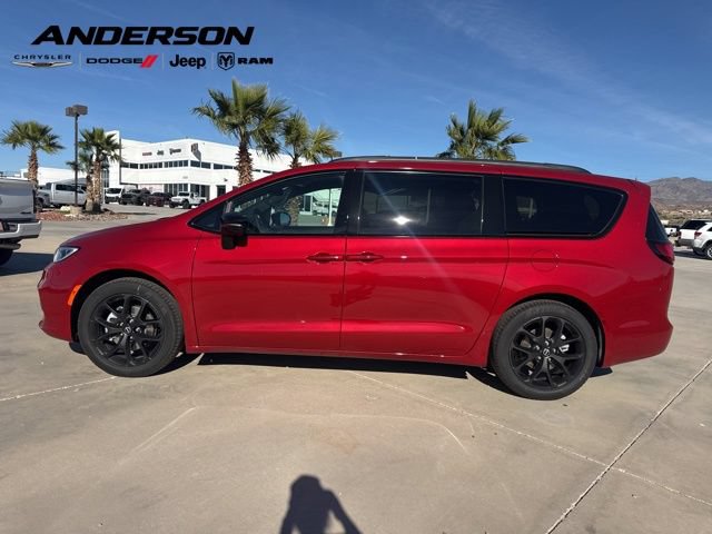 New 2026 Chrysler Pacifica Select w/ S Appearance Package FWD image 2