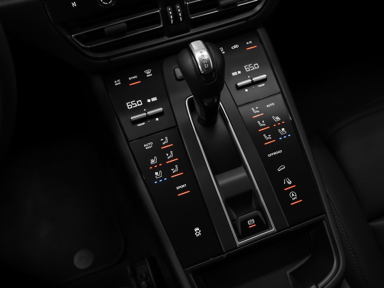 Certified 2025 Porsche Macan AWD/4WD image 32