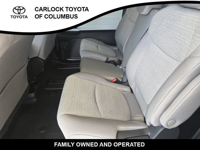 Used 2026 Toyota Sienna LE FWD image 14
