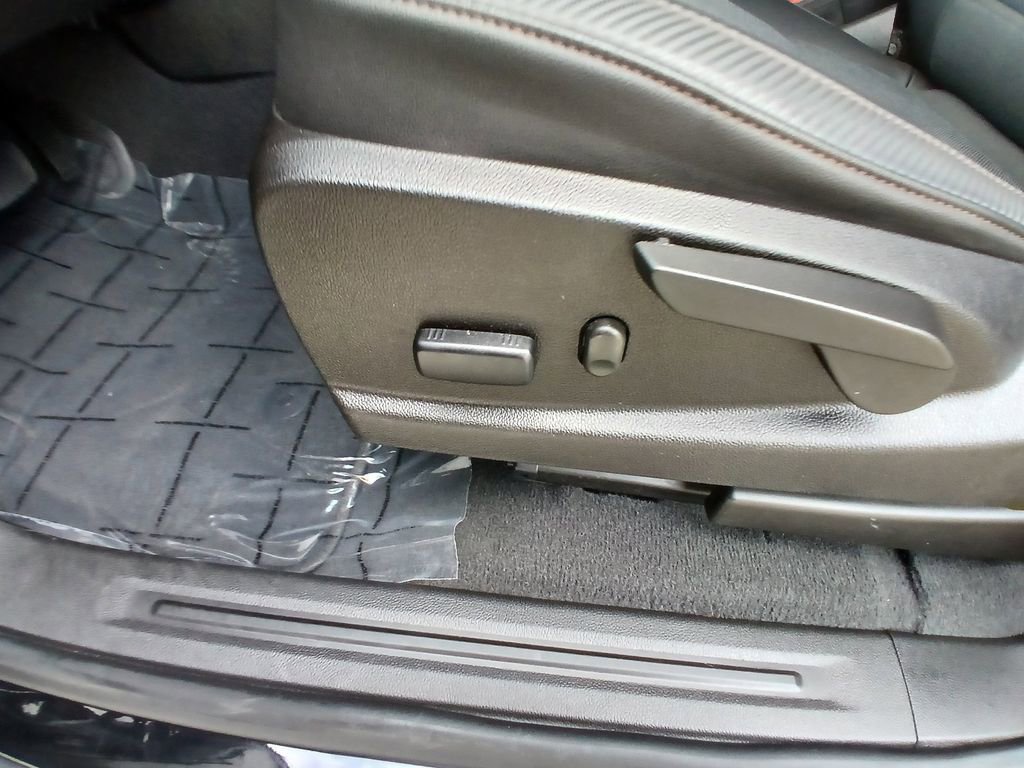 Used 2022 GMC Canyon AT4 image 12