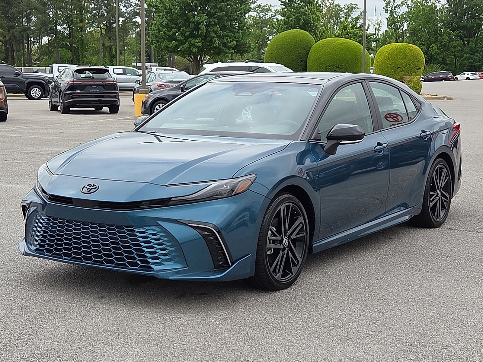 Used 2025 Toyota Camry XSE image 2