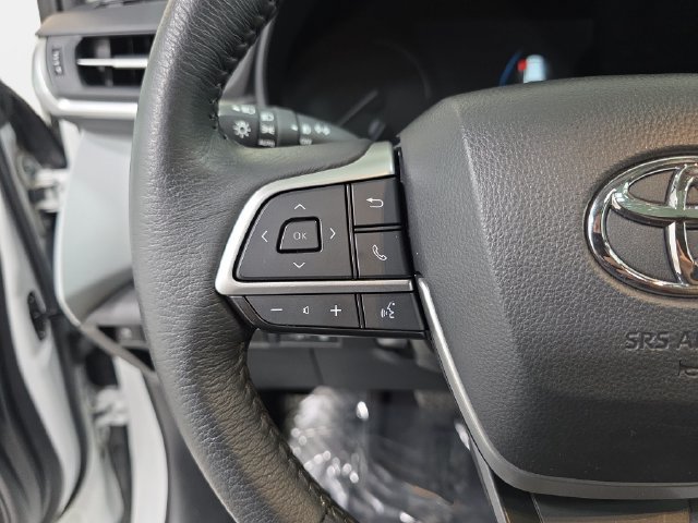 Used 2025 Toyota Sienna XLE FWD image 14