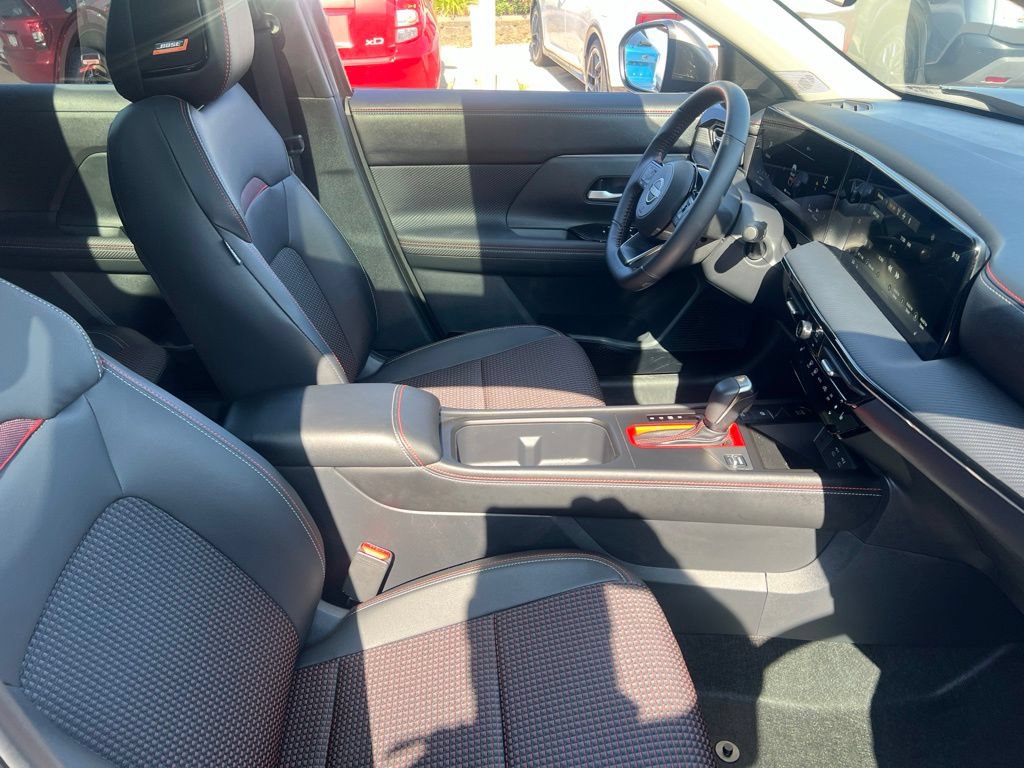 Certified 2025 Nissan Kicks SR w/ SR Premium Package AWD/4WD image 22