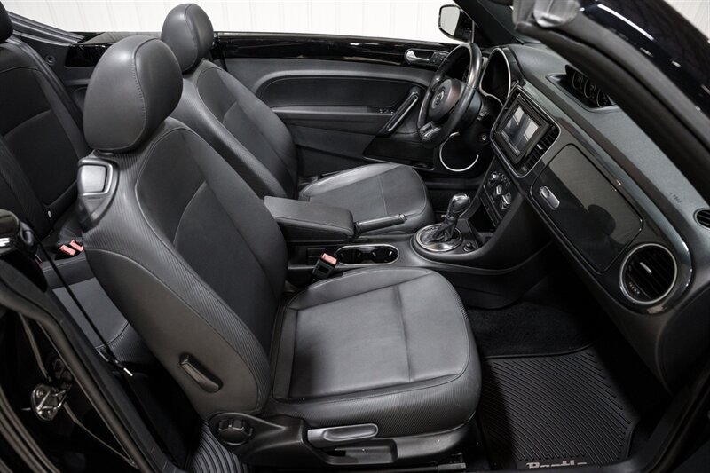 Used 2013 Volkswagen Beetle 2.0T FWD image 21