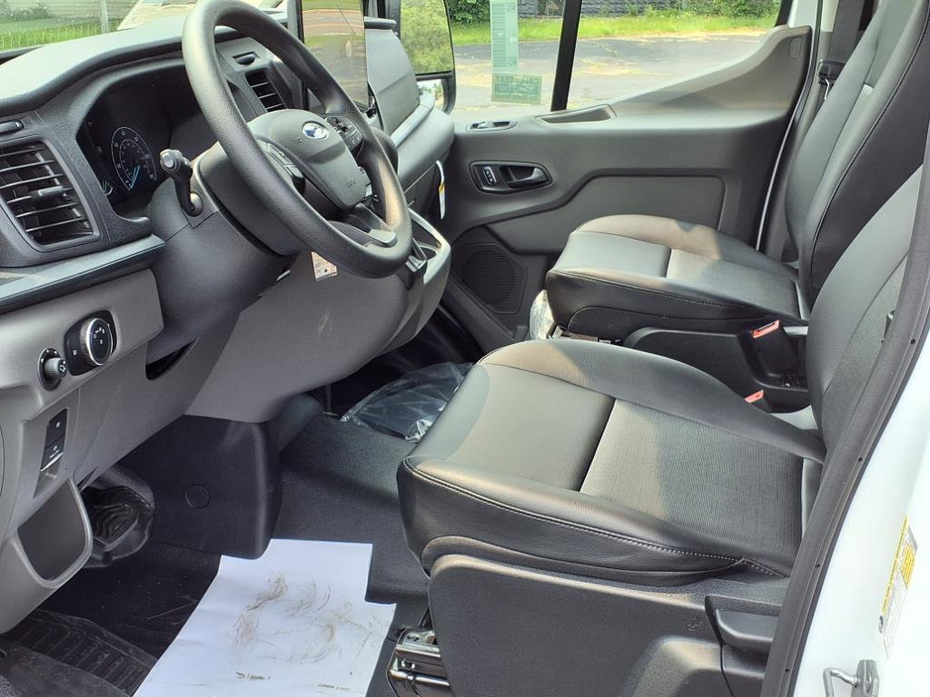 New 2025 Ford Transit 250 148 Medium Roof image 4