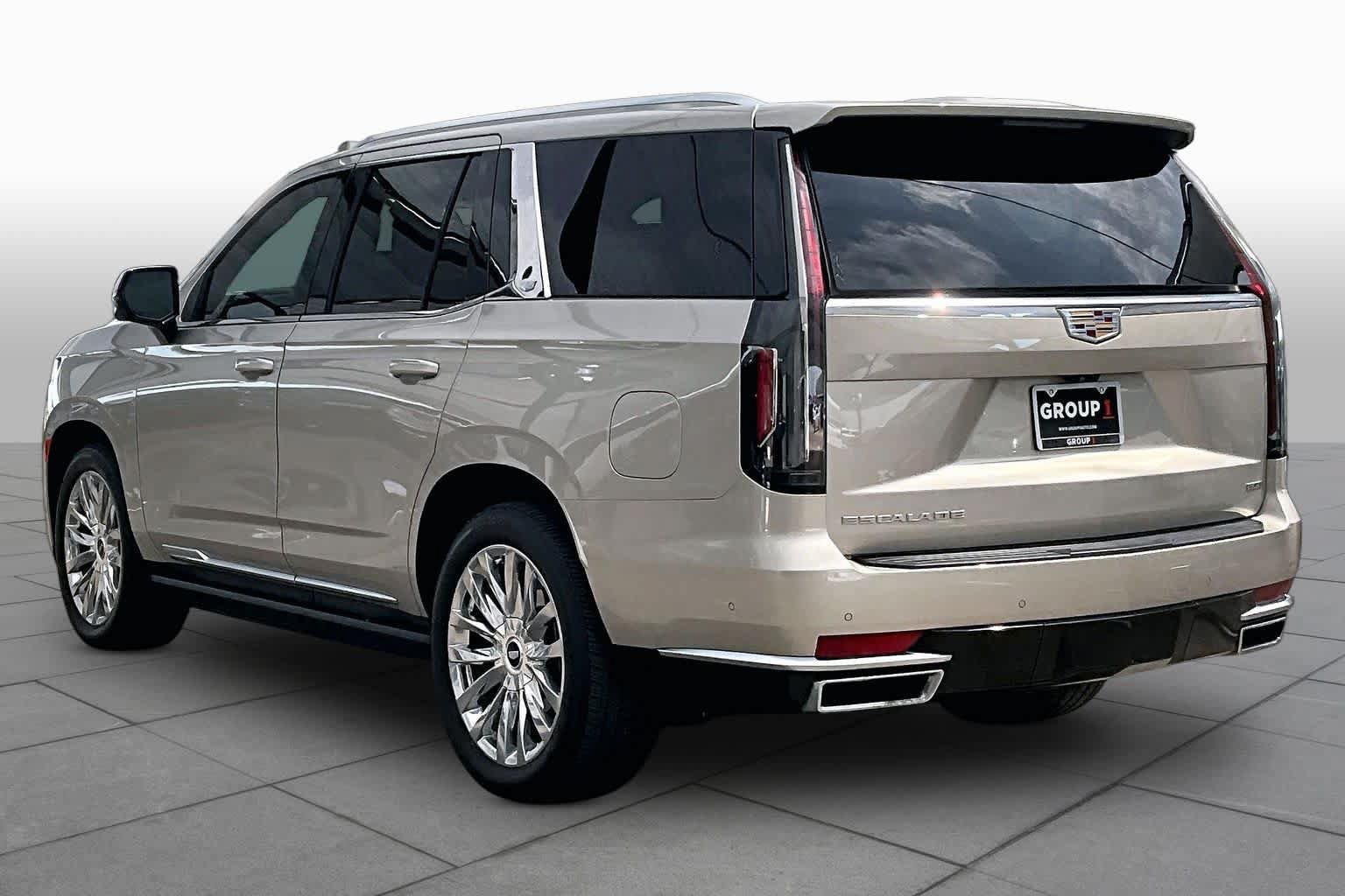 Used 2024 Cadillac Escalade Premium Luxury w/ Performance Package AWD/4WD image 12