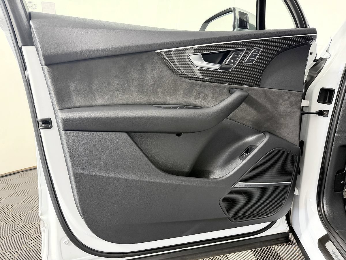 Used 2021 Audi SQ7 Premium Plus w/ Driver Assistance Package AWD/4WD image 29
