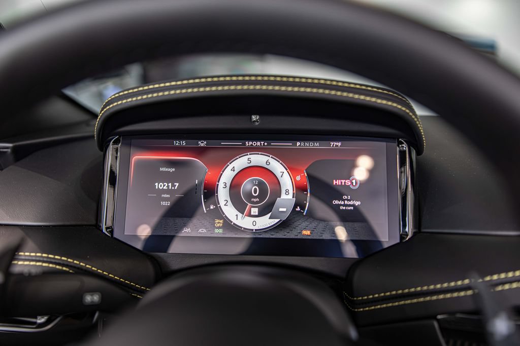 Used 2025 Aston Martin DB12 Convertible RWD image 23