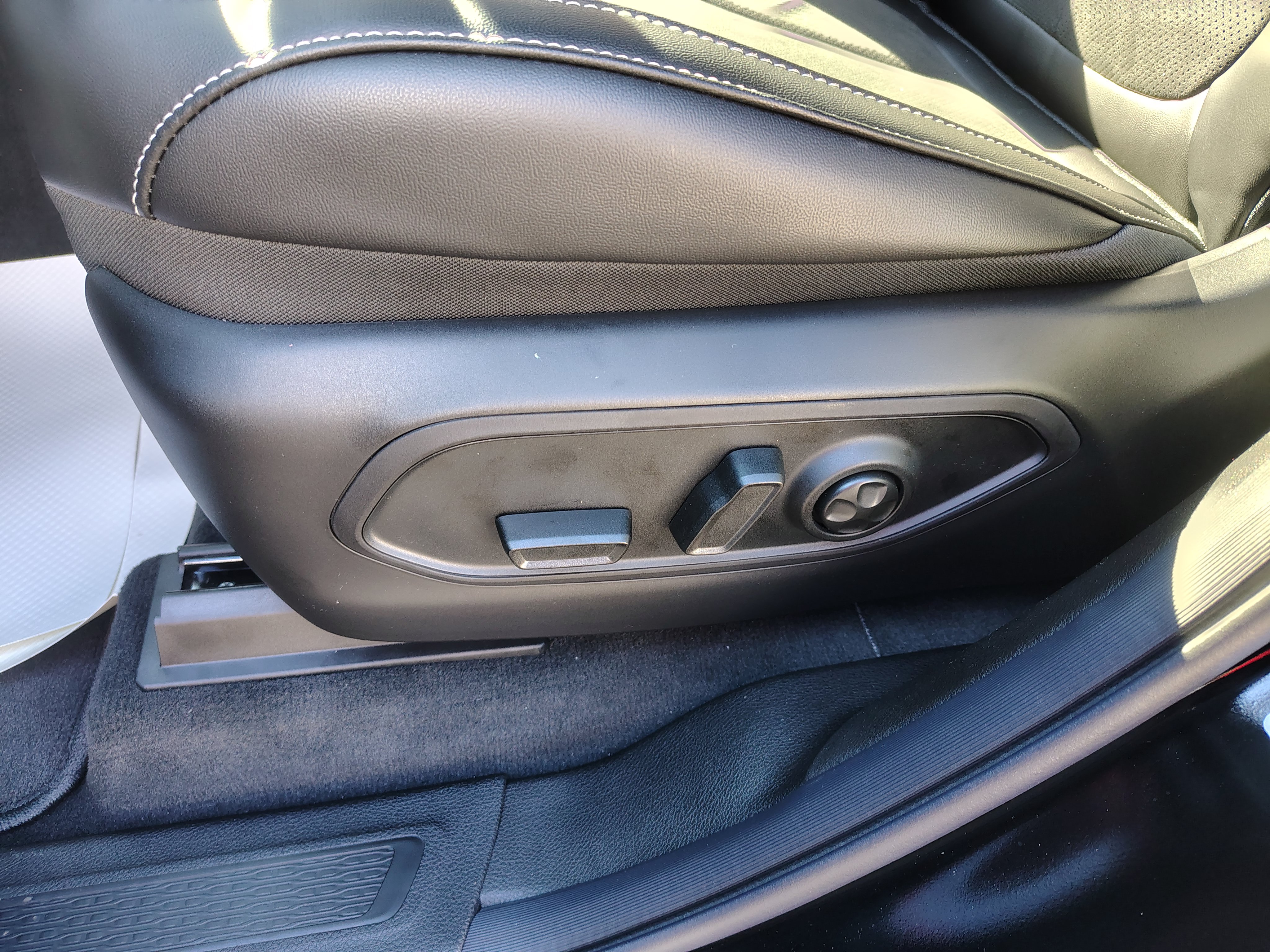 New 2027 Jeep Grand Cherokee Laredo X AWD/4WD image 20