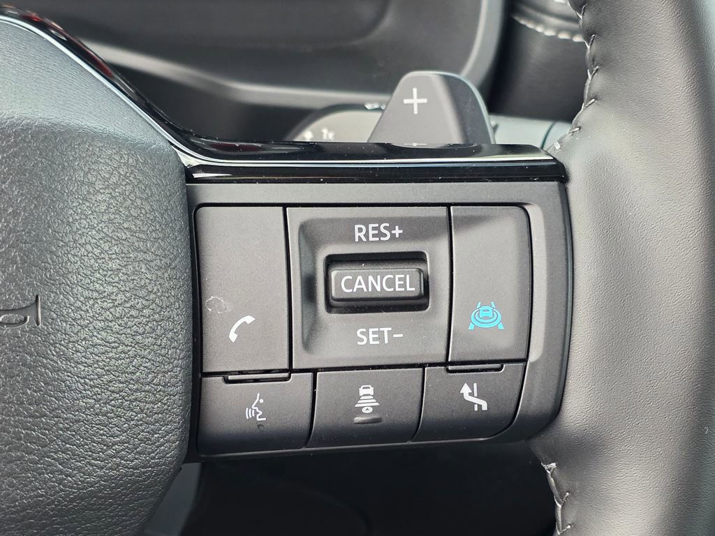 Used 2025 Nissan Rogue SL w/ Tech Package image 18