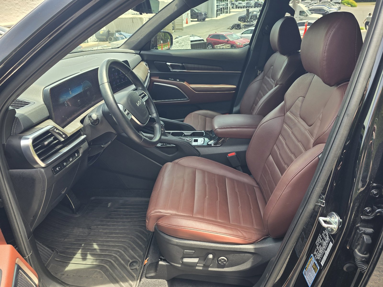 Used 2024 Kia Telluride SX Prestige w/ Towing Package AWD/4WD image 12