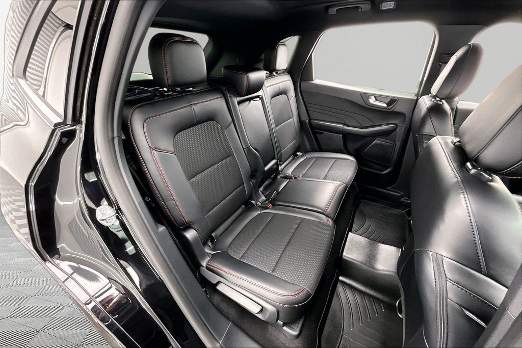 Certified 2025 Ford Escape ST-Line Elite AWD/4WD image 27