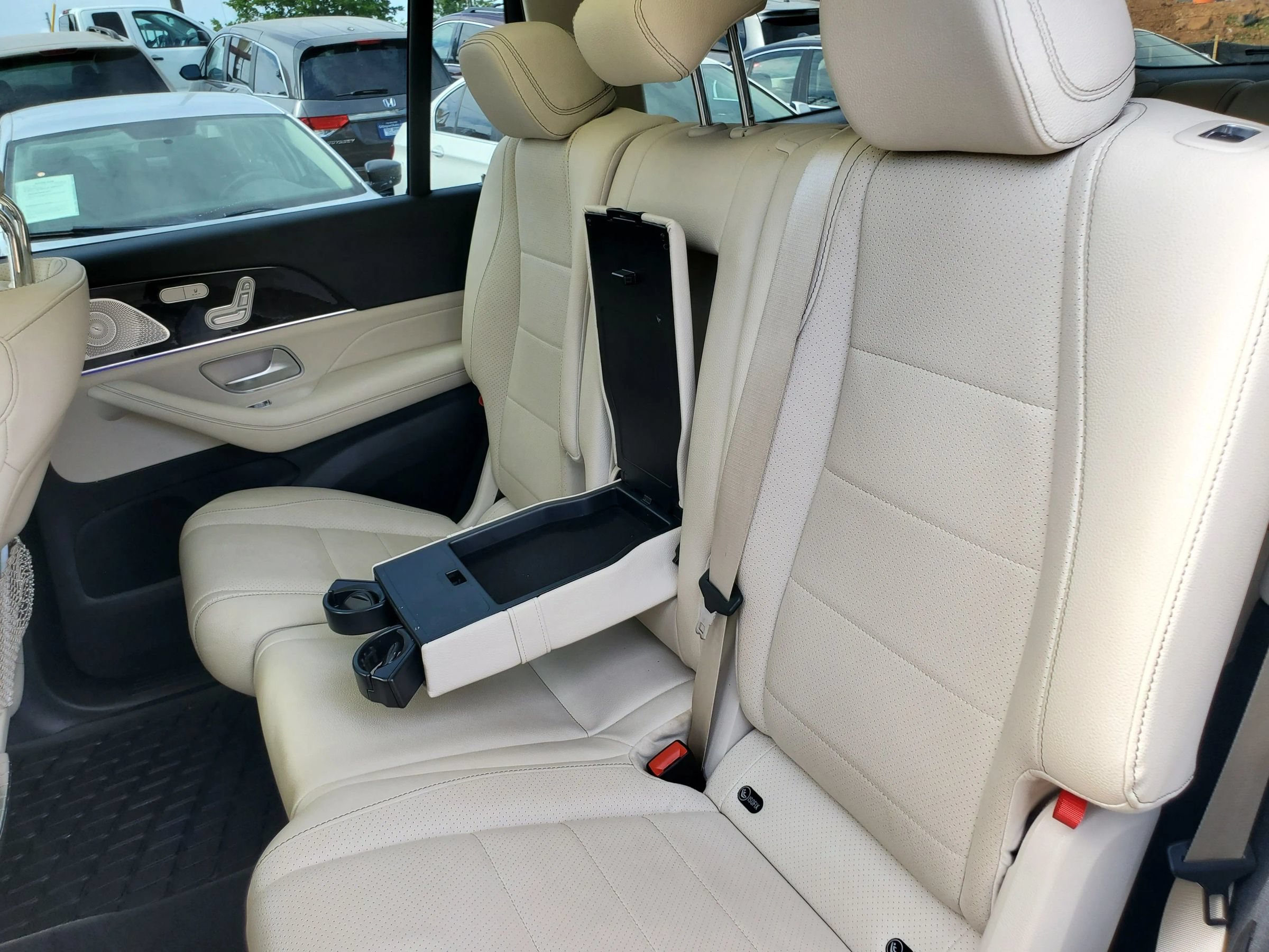 Used 2022 Mercedes-Benz GLS 450 4MATIC image 35
