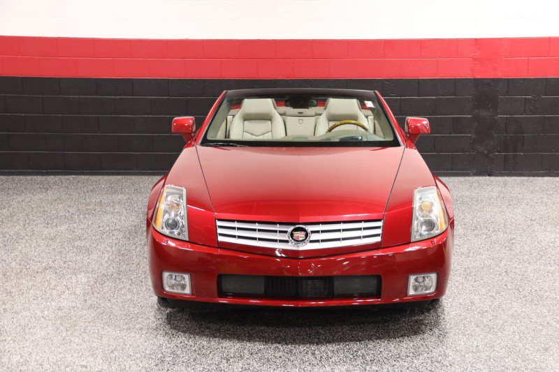 Used 2005 Cadillac XLR RWD image 12