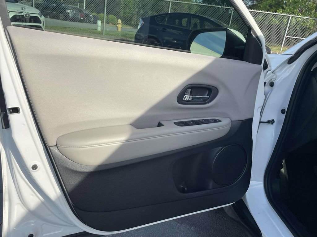 Used 2017 Honda HR-V LX image 20