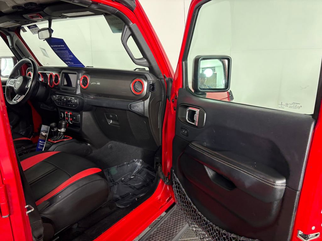 Used 2019 Jeep Wrangler Unlimited Sahara image 34